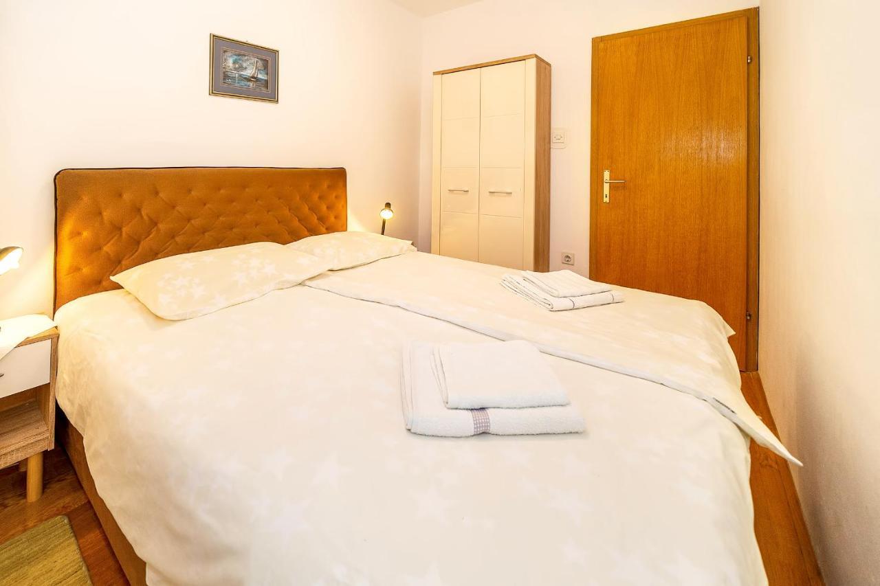 קרק Apartments Jurina 2 מראה חיצוני תמונה