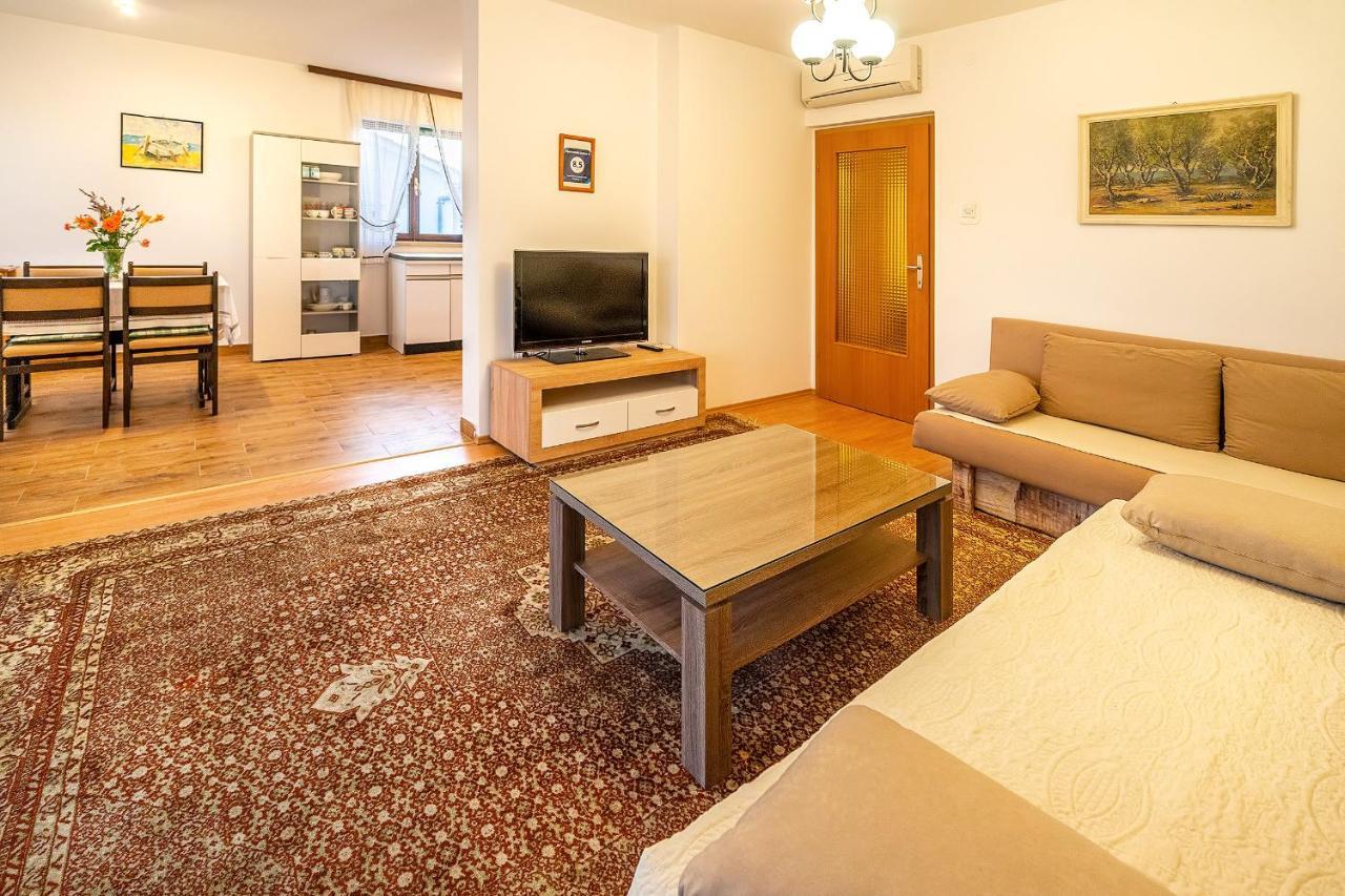 קרק Apartments Jurina 2 מראה חיצוני תמונה